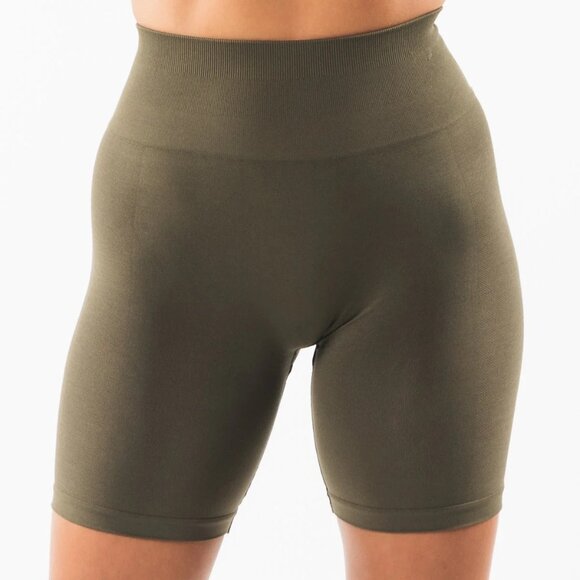 Alphalete Amplify 6.5" Biker Shorts Oak - Picture 2 of 7